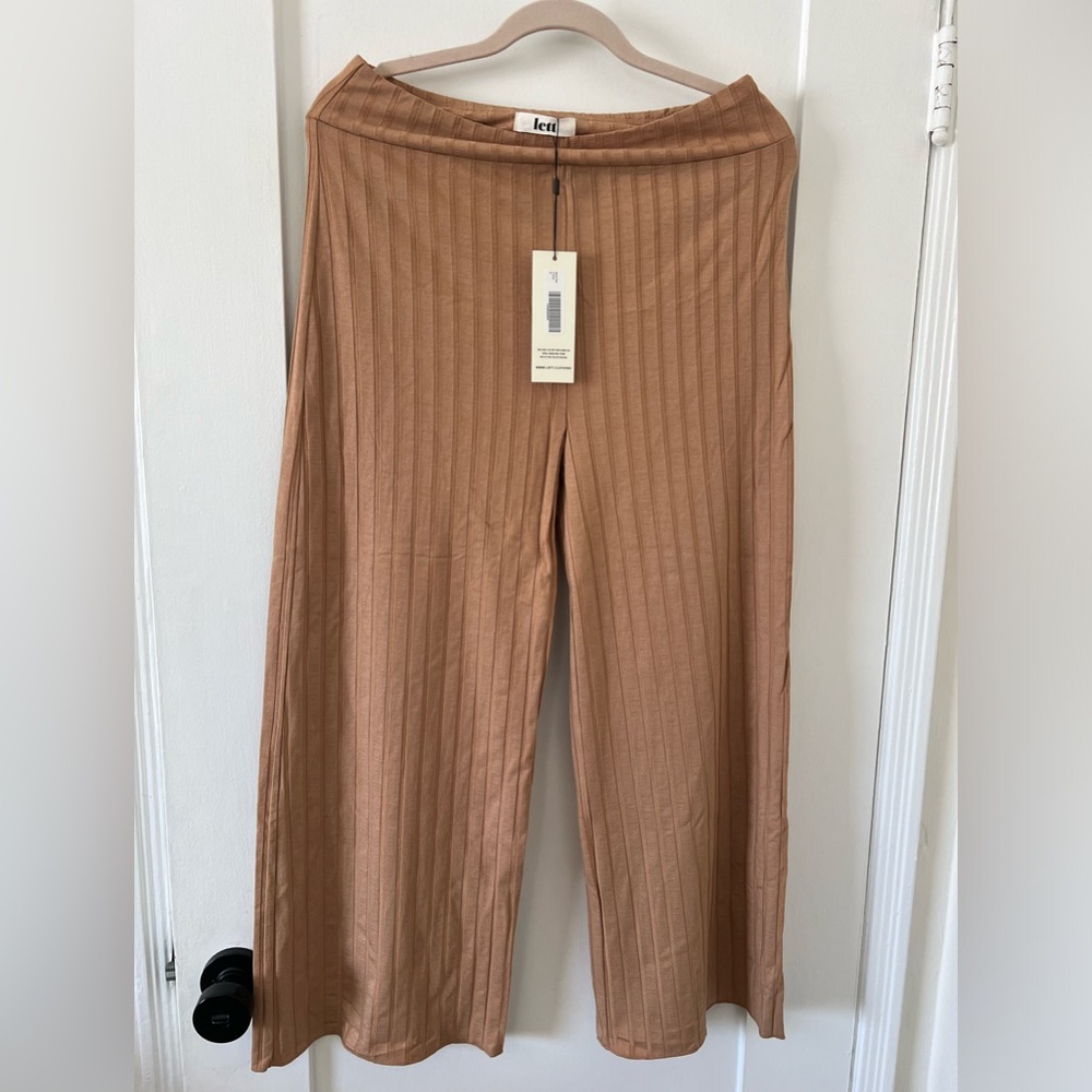 woman LETT stretch pants size XL New with tags
